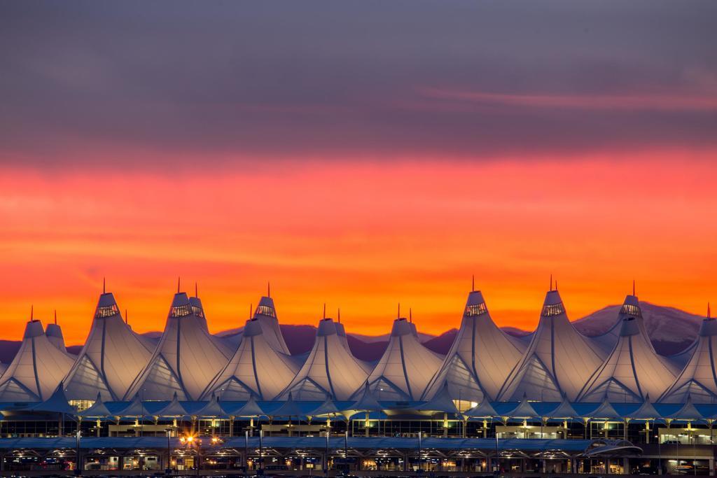 Baymont By Wyndham Denver International Airport Esterno foto
